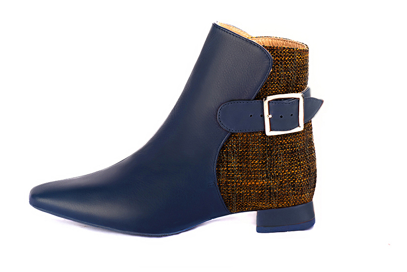 Women's navy blue and terracotta orange elegant ankle boots, with buckles at the back. Square toe. Flat flare heels - Profile view